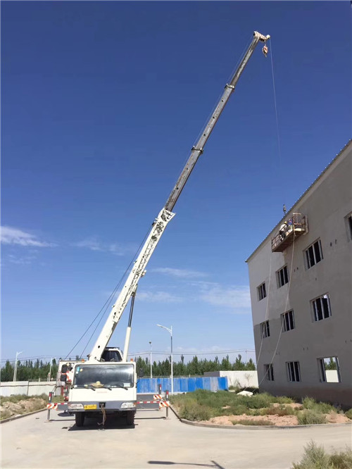 顺河“轻装强干”—— 吊车的 “轻量化臂架” 技术