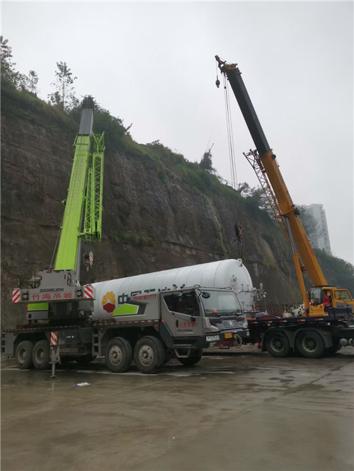 顺河“不怕风雨冻”—— 吊车的 “恶劣环境适应” 技术