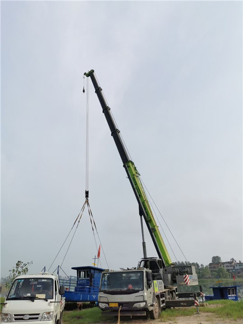 顺河桥梁建设吊装案例